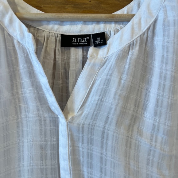 a.n.a White Blouse - Picture 2 of 3